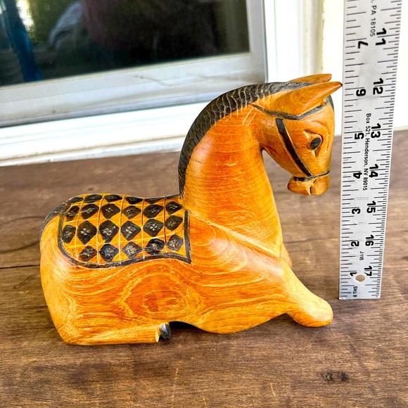 Vintage Wood Carved Brown Horse Shelf Sitter 6 1/2" Decoration Solid - Picture 7 of 9